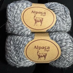 Alpaca Soft Gray Yarn‎